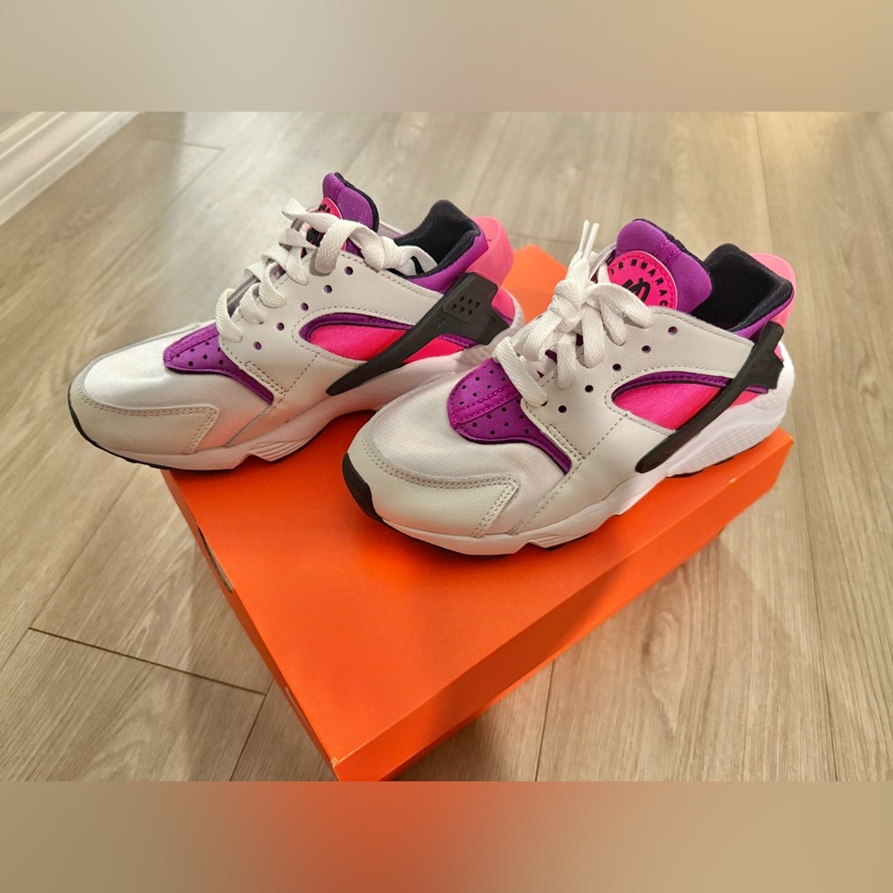 NIB Nike Kids' White Pink and Purple Huarache Sneakers